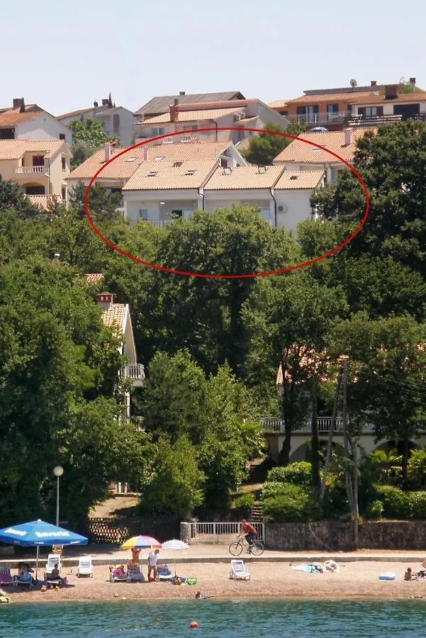 Apartment Njivice 5295B Chorvatsko